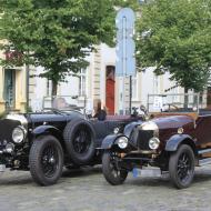 Morris Cowley, das älteste Fahrzeug aus dem Jahr 1926, traf am späten Nachmittag auf einen Bentley 4 ½ Litre aus dem Jahr 1931. Ein von Walter Owen (W.O.) Bentley gebauter klassischer Wagen mit Achtzylinder-Motor - absoluter Supersportwagen seiner Zeit (Ende 20er bis Anfang 30er), in perfekt restauriertem Zustand, z.B. mit authentischen *Blockley* Reifen. - 6. Oldtimertreffen in Erftstadt Lechenich (24.06.2018)