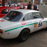 Alfa Romeo GTA 1300 Junior mit Autodelta-Tuning - sehr authentischer Tourenwagen mit Motorsport-Gewinnerqualitäten - 6. Oldtimertreffen in Erftstadt Lechenich (24.06.2018)