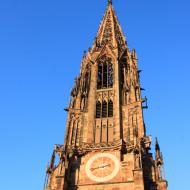 der 116 Meter hohe Freiburger Münster ist schwierig zu fotografieren - OCRE Clubreise in den Schwarzwald (1.6.2019)