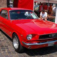 Ford Mustang ca. 1965 Notchback-Coupé, mit dem 289 cubic Inch Windsor Motor (wie auch in der *kleinen* 289er Cobra verbaut) - OCRE Oldtimertreffen 2019