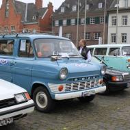 Busse und Transporter wie ein Ford Transit oder VW Bus T2 wurden ebenfalls ausgestellt
