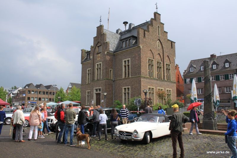 Impressionen von Oldtimertreffen 2014 auf dem Lechenicher Marktplatz (1)